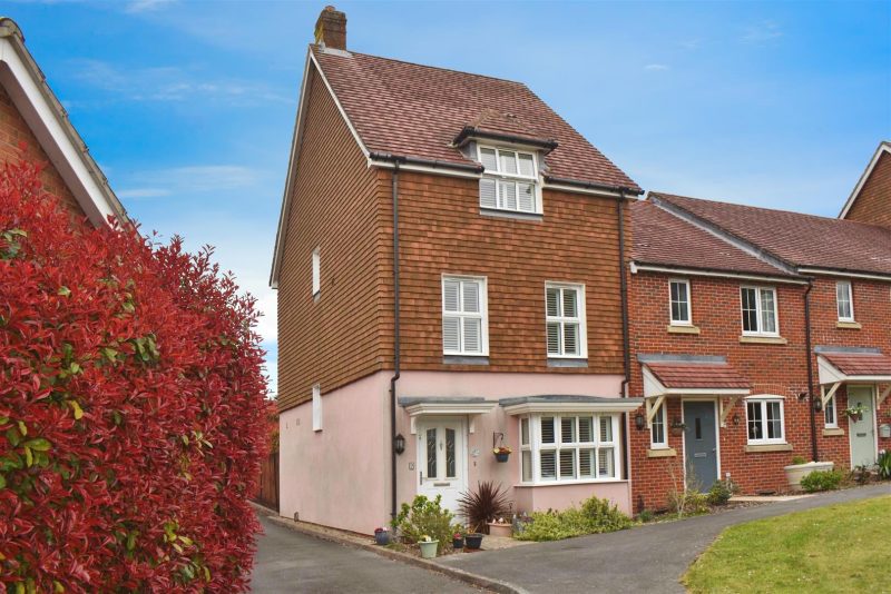 Mountbatten Drive, Sarisbury Green