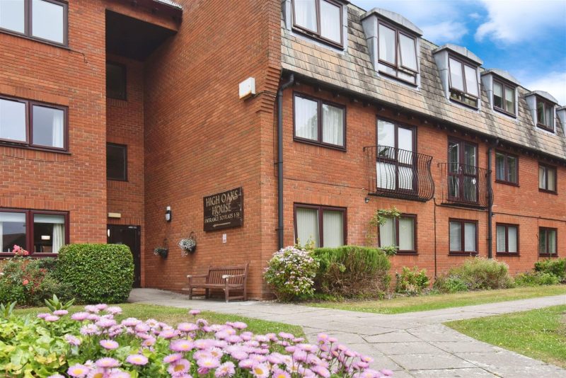 High Oaks Close, Locks Heath