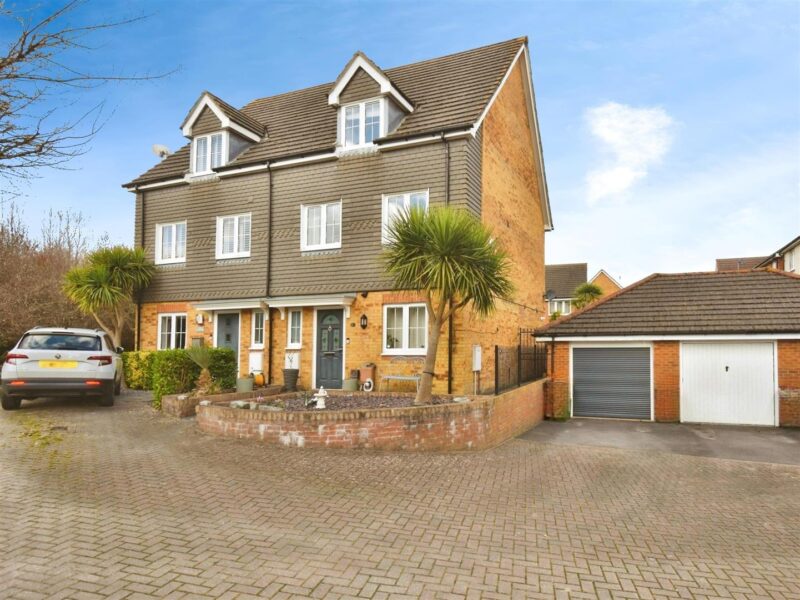 Blake Close, Whiteley